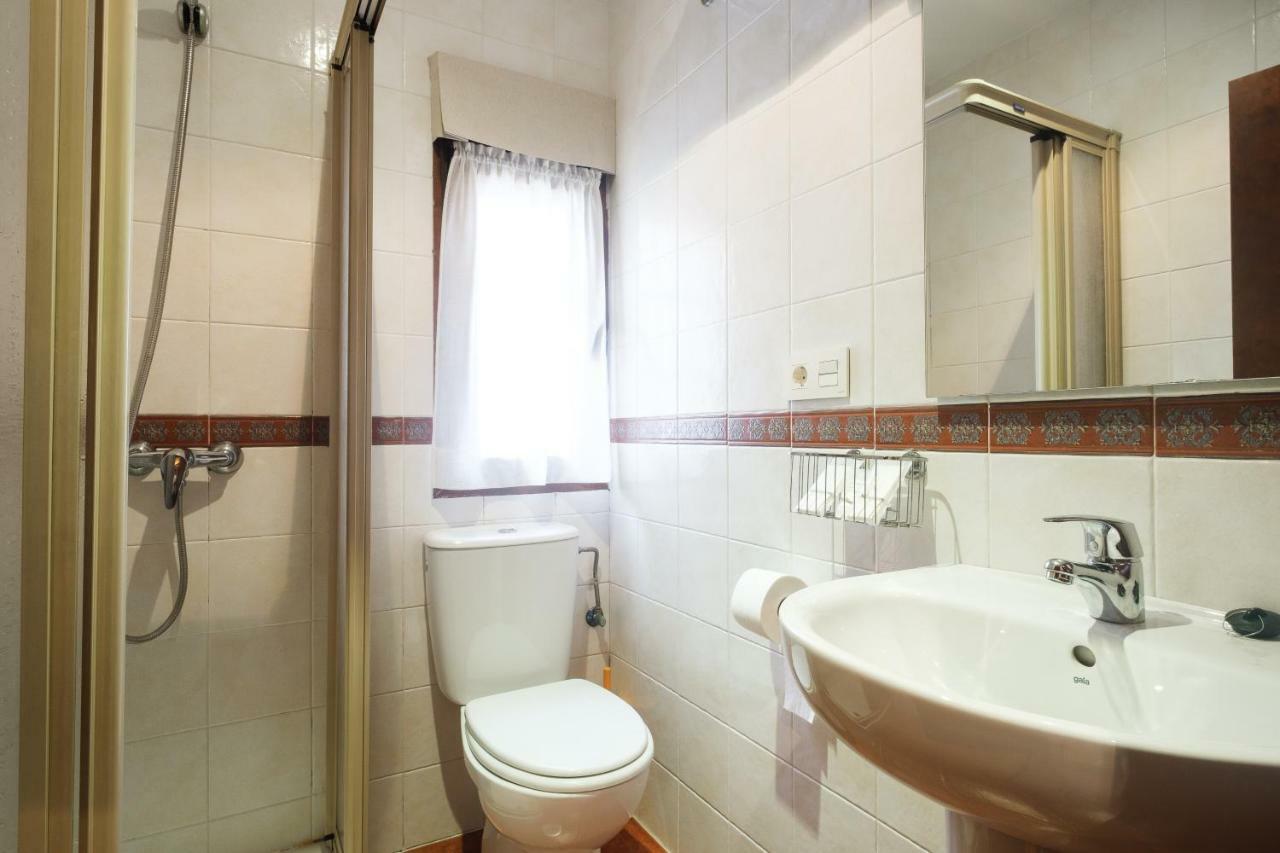 Apartamentos De Herminia Manzaneda  Buitenkant foto