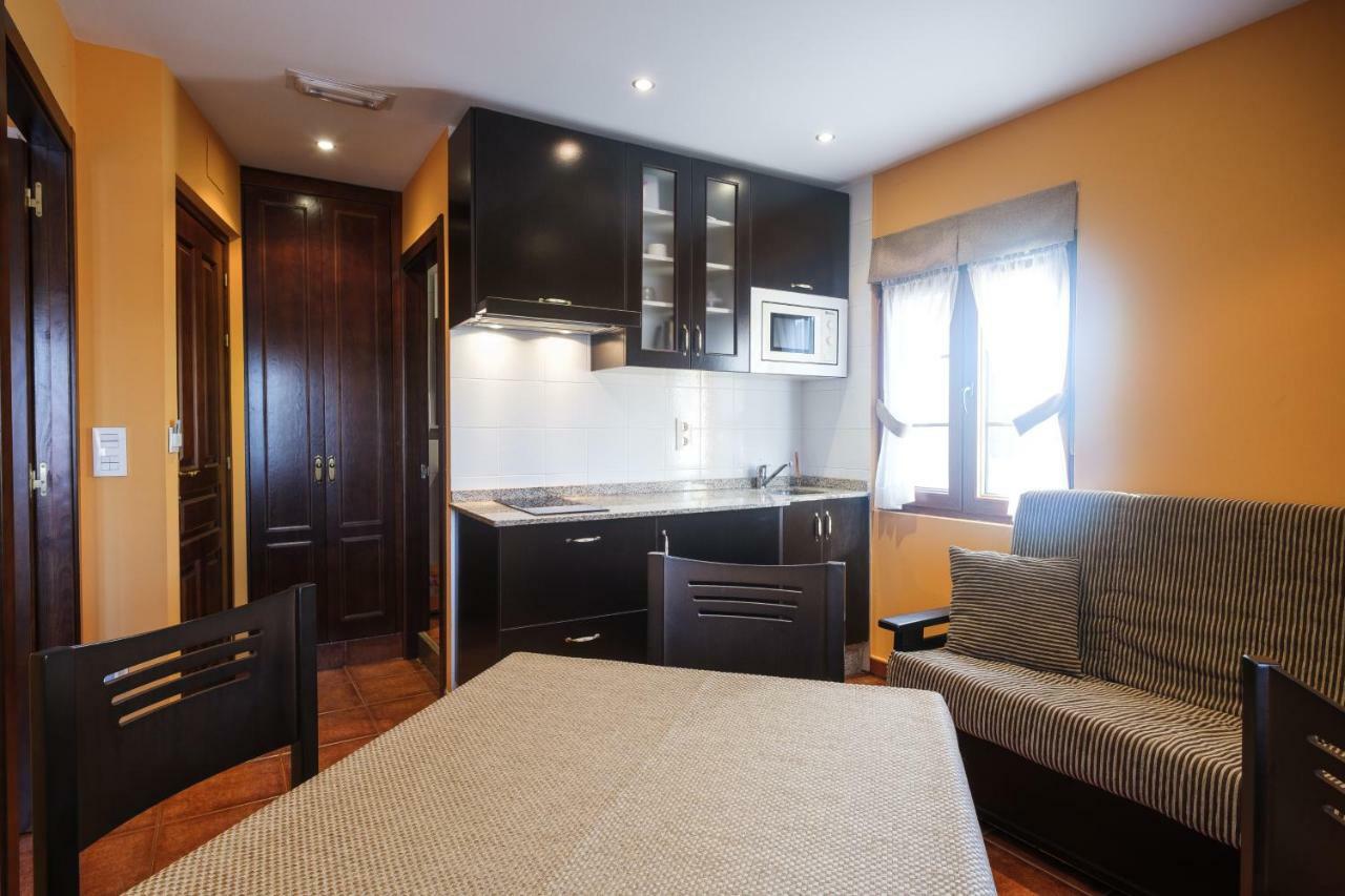 Apartamentos De Herminia Manzaneda  Buitenkant foto
