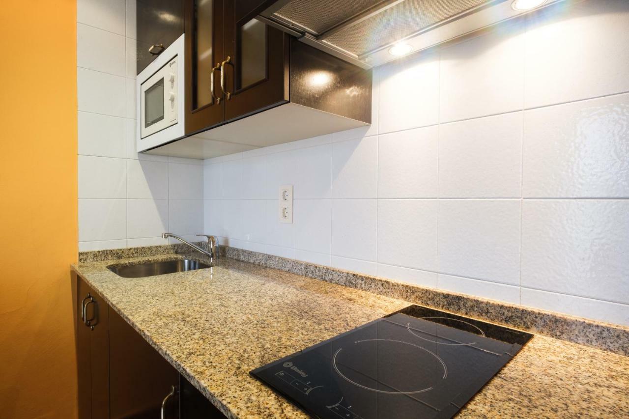 Apartamentos De Herminia Manzaneda  Buitenkant foto