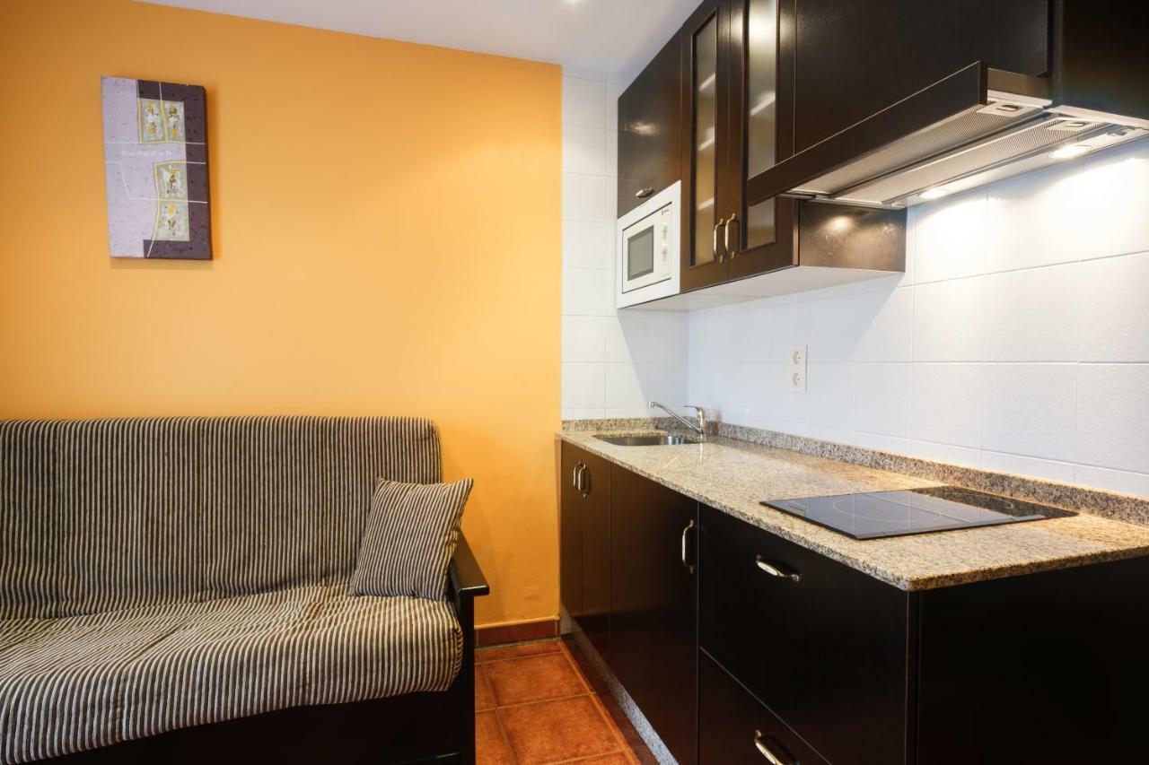 Apartamentos De Herminia Manzaneda  Buitenkant foto