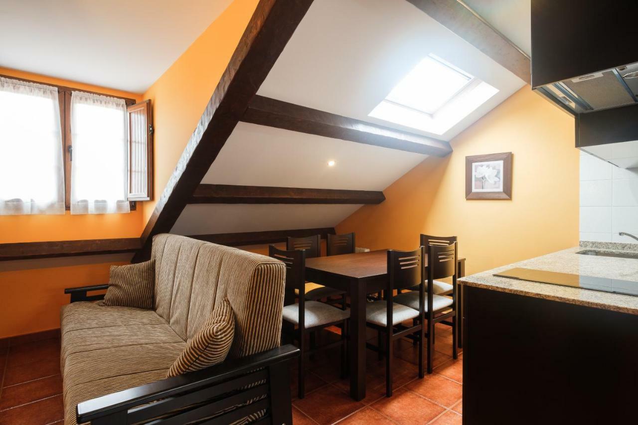 Apartamentos De Herminia Manzaneda  Buitenkant foto
