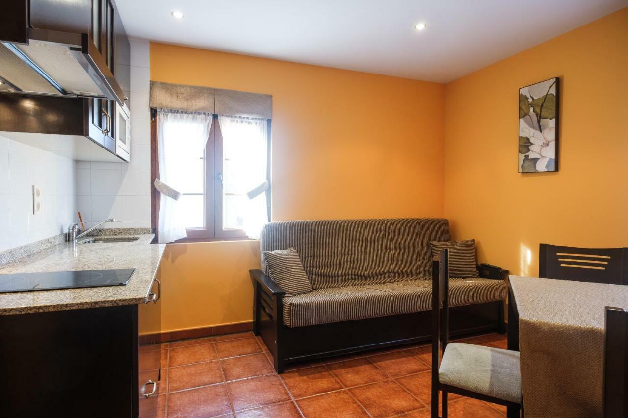 Apartamentos De Herminia Manzaneda  Buitenkant foto