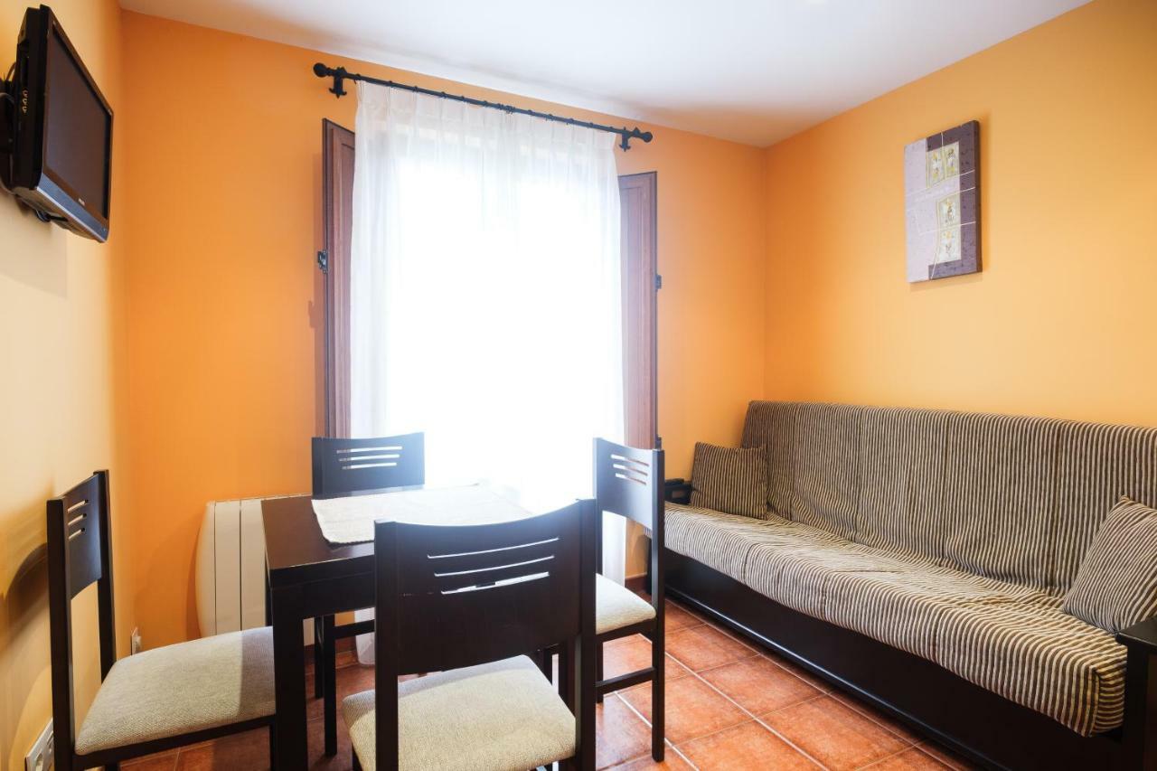 Apartamentos De Herminia Manzaneda  Buitenkant foto