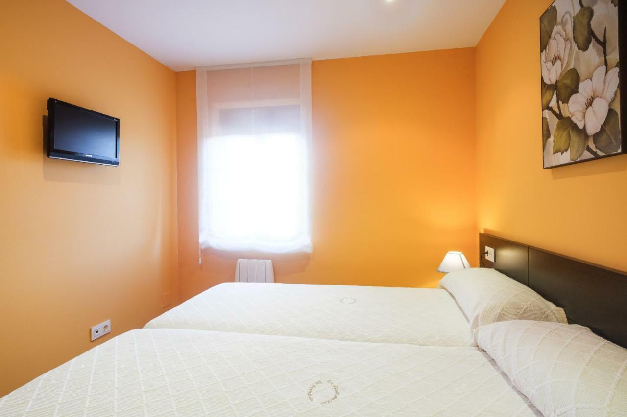 Apartamentos De Herminia Manzaneda  Buitenkant foto